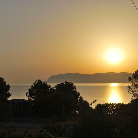 Casa Vacanze La Terrazza Sul Golfo Castellammare del Golfo Bagian luar foto