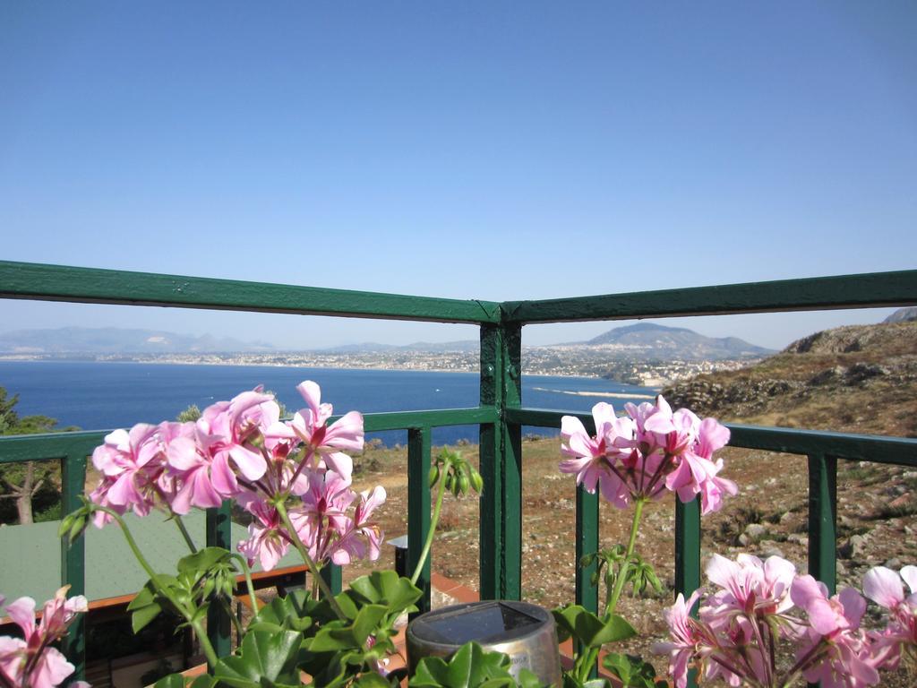 Casa Vacanze La Terrazza Sul Golfo Castellammare del Golfo Bagian luar foto