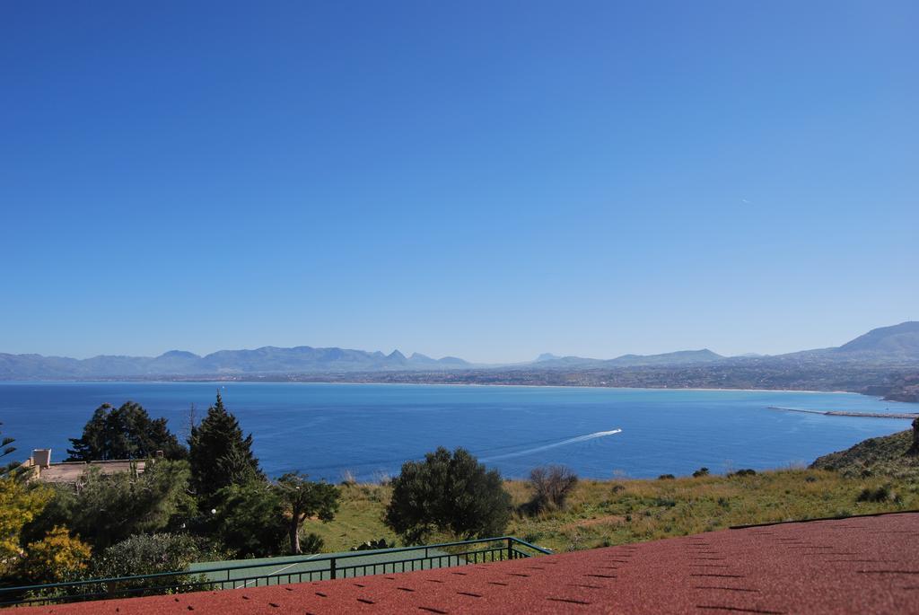 Casa Vacanze La Terrazza Sul Golfo Castellammare del Golfo Bagian luar foto