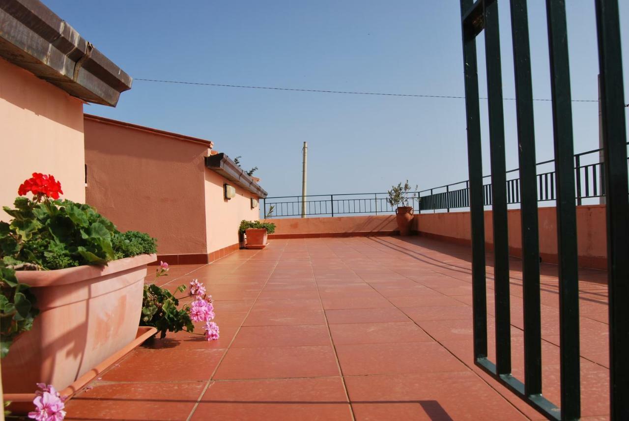 Casa Vacanze La Terrazza Sul Golfo Castellammare del Golfo Bagian luar foto