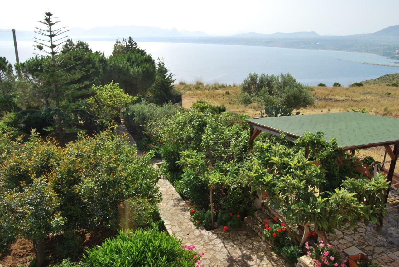 Casa Vacanze La Terrazza Sul Golfo Castellammare del Golfo Bagian luar foto
